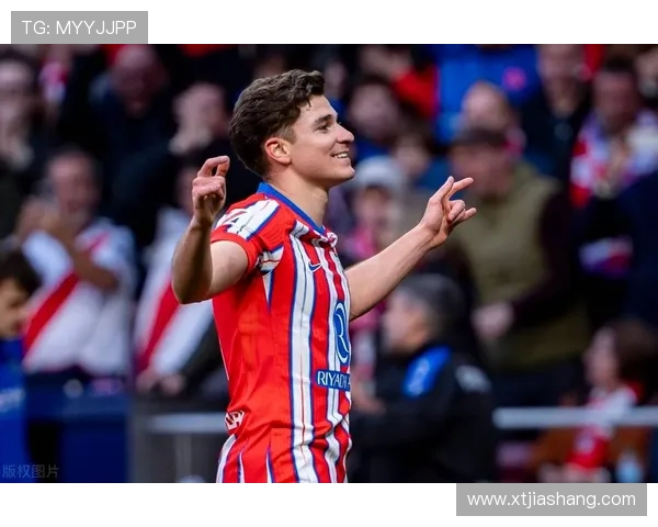 阿尔瓦雷斯任意球精准破门 美妙弧线直挂死角演绎绝妙进球 阿尔瓦雷斯任意球精准破门 美妙弧线直挂死角演绎绝妙进球